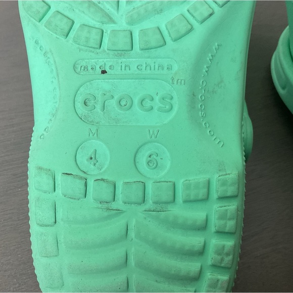 Pre-Owned Crocs Classic Clogs Mint Green, Size 4 Men’s | 6 Women’s - Picture 11 of 12